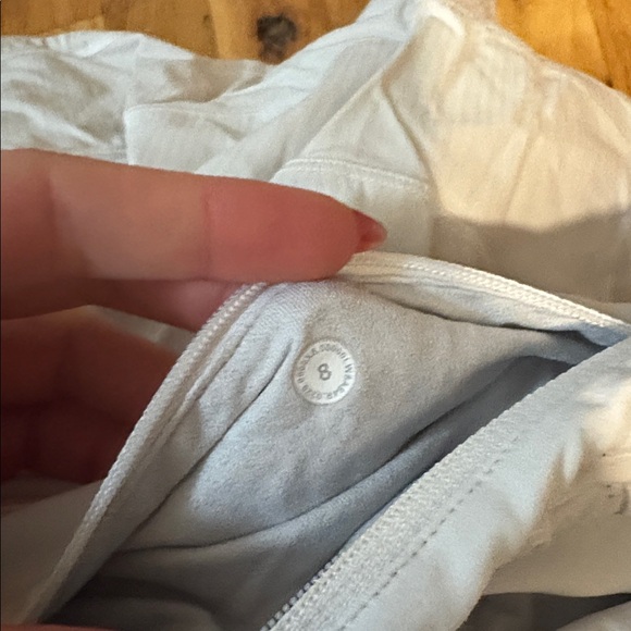 Women's White Lululemon Skirt - Picture 4 of 4